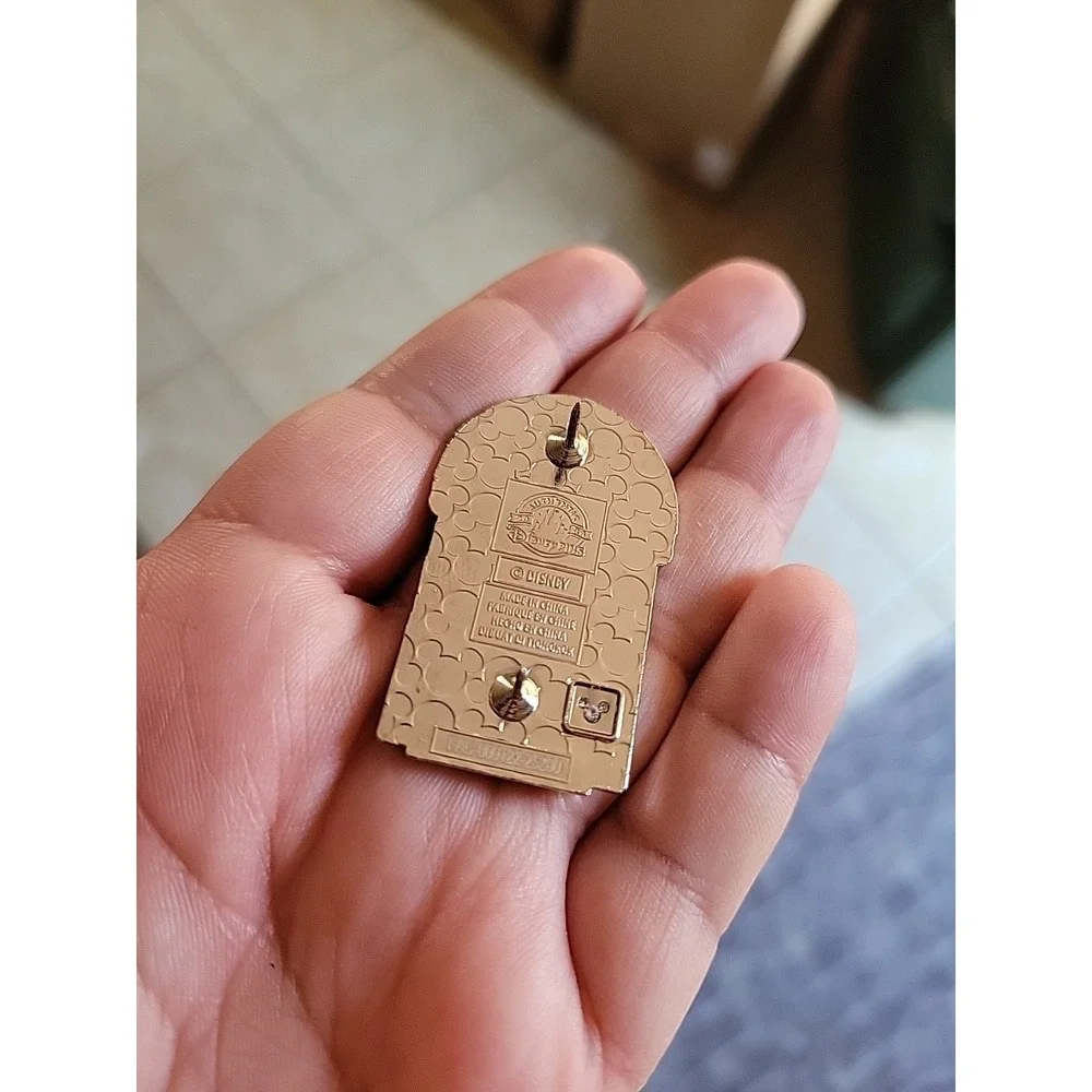 Disney Evil Queen Portrait Snow White And The Seven Dwarfs Villain Disney Pin - Picture 2 of 5